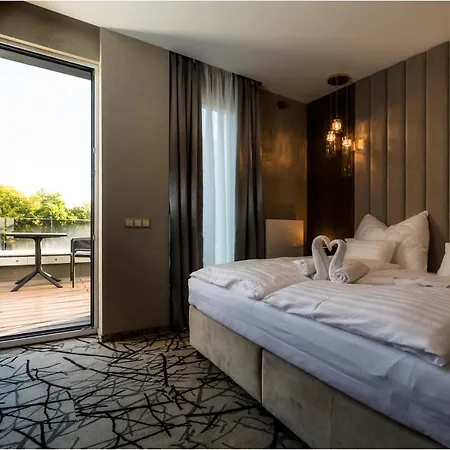 Szatmari & Etterem 3*