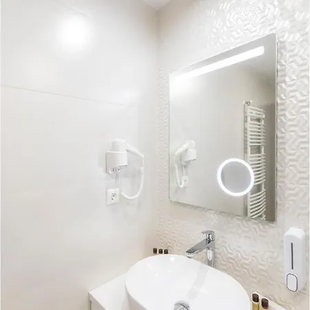 מלון Szatmari & Etterem