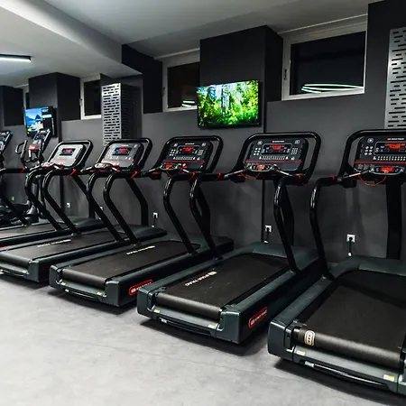 Szatmari & Etterem מלון Jászberény