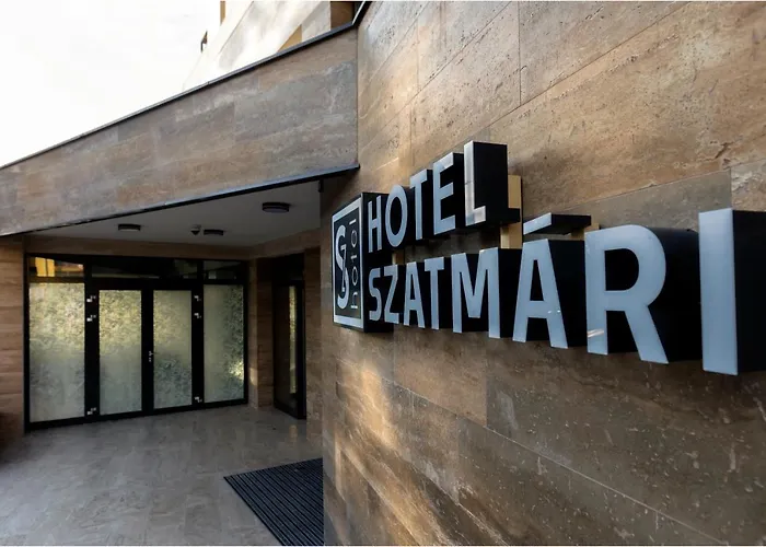 Szatmari & Etterem ホテル Jászberény